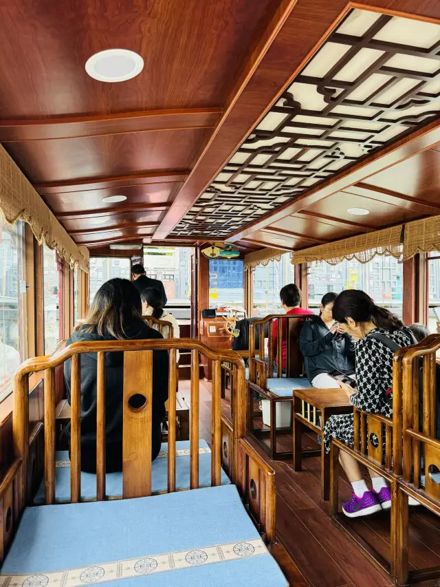 상하이에서 출발해 쑤저우까지 30분이면 도착해요! 쑤저우에 여러 번 왔지만 매번 지하철을 탔는데, 이번엔 유람선을 타보는 건 어떨까요? 쑤저우 남광장에서 출발합니다.