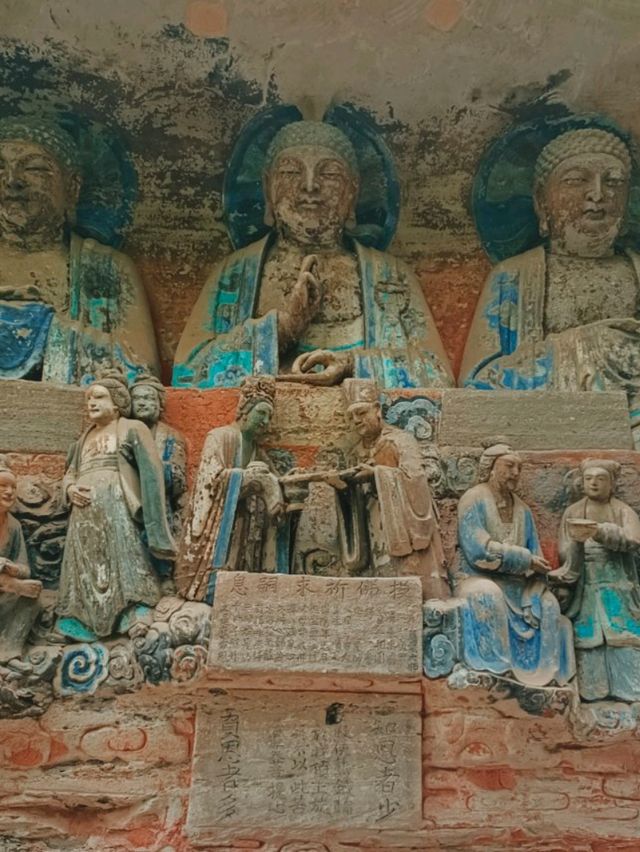Baoding Shan Grand Impressions: Unique Rock Carvings