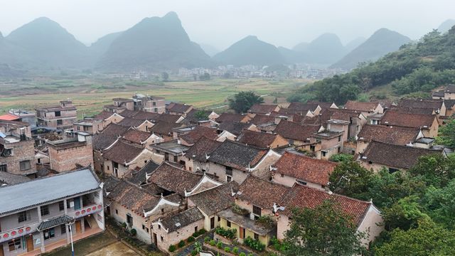 廣西富川虎馬嶺古村。