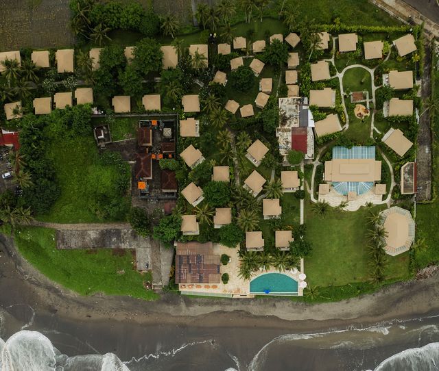 達巴南隱藏寶地 | Bali Beach Glamping   酒店：Bali Beach Gl。