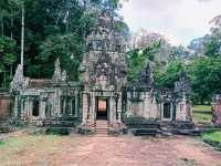 Phimeanakas: Mezoamerican Maya Style in Cambodia