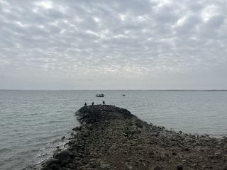 양푸 해변 문화 광장 근처