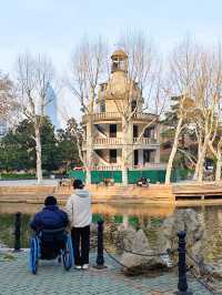 武漢寶藏公園，既有湖泊環繞又有亭台樓閣