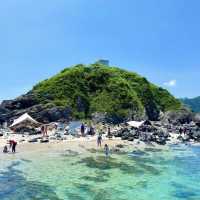 🔥聽勸！香港這個隱世玻璃海島，浮潛+火山岩秘境美到窒息！