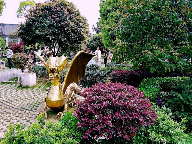 The Living Canvas: Art, Water, and Community on Changsha's Orange Island
