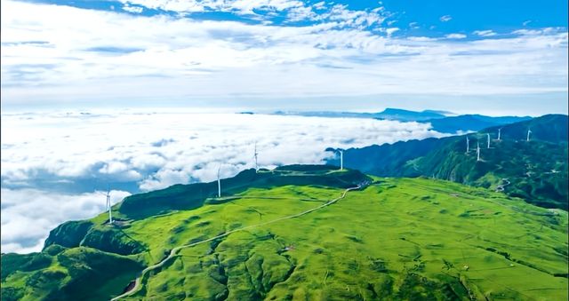 19℃的雲端秘境！六盤水4天3晚深度遊：草原佛光、火把狂歡、峽谷奇觀全收錄！ 北緯26°的天然