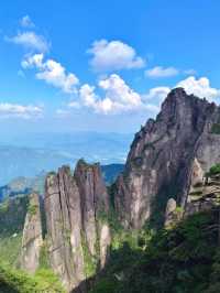 江西上饒三清山雲海撫過巨蟒的脊背
