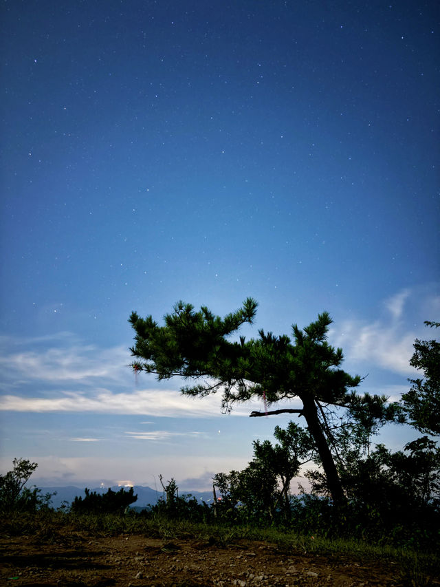 龍溪水庫邂逅一場盛大的寂靜輝煌，夜宿大雷山與星海共眠