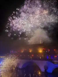 帶寶寶看煙花,圓夢瞬間太治癒了!