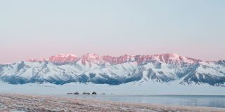 ねえ友よ〜ピンク色のセリム湖を見る