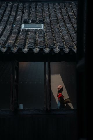 For this photo, I specially flew to the four ancient towns of Wujiang. Suzhou is not just Gusu and the Industrial Park; it also has a hidden gem city—Wujiang, with gardens, lakes