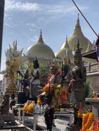 ไหว้ท้าวเวสสุวรรณและพญาครุฑที่วัดโพธิ์ทอง