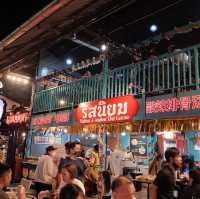 The One Ratchada ตลาดนัดกลางคืน ใกล้รถไฟฟ้าใต้ดิน