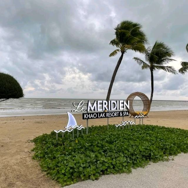 วันพักผ่อนสุดชิล Le Meridien Khaolak