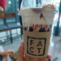 ดื่มกาแฟชิลๆ ที่ร้าน "F.A.C.T"☕️