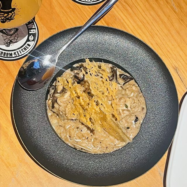 🍺🍺The Madhouse CWB | Taproom • Kitchen
