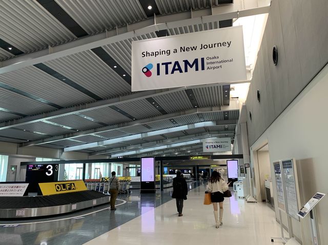 大阪　大阪観光　新千歳空港から伊丹空港へANA premium classでフライトしてきた！