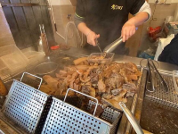 必食牛雜！