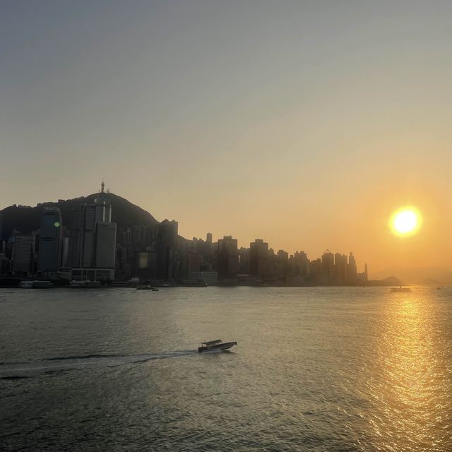 Central to Tsim Tsa Tsui Ferry ( To Harbour TST)