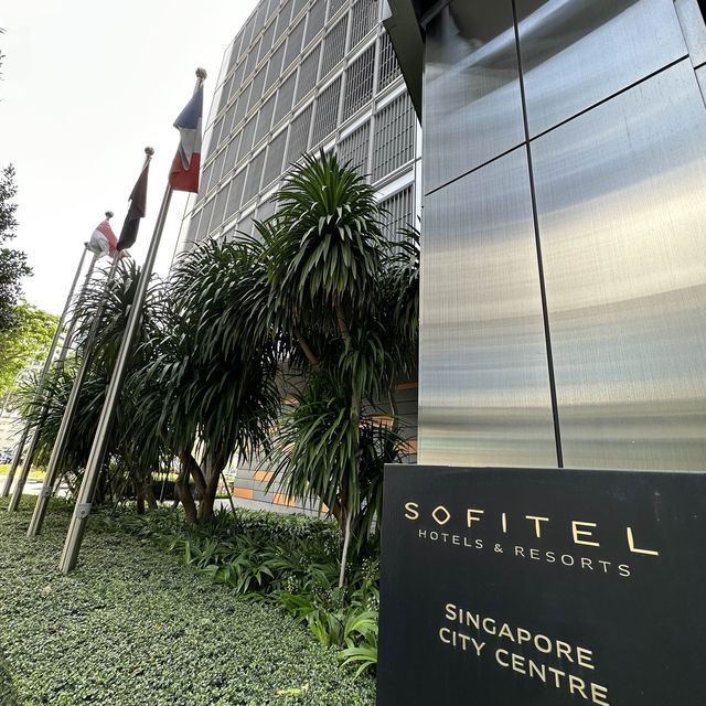 Sofitel Architecture, Breakfast and Pool