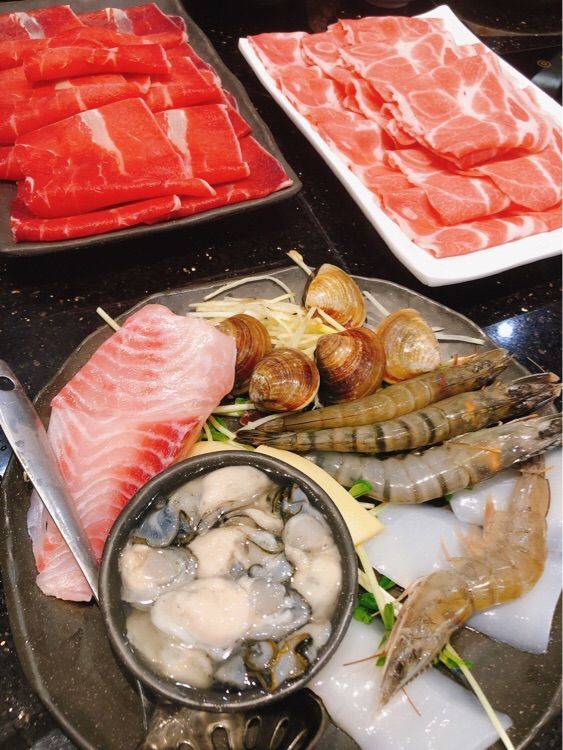 全家聚會吃火鍋🍲 鼎鼎香涮涮屋-旗艦店 全家聚會吃火鍋🍲 鼎鼎香涮涮屋-旗艦店