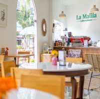  La Malila Café คาเฟ่สีหวาน ราคาน่ารัก 