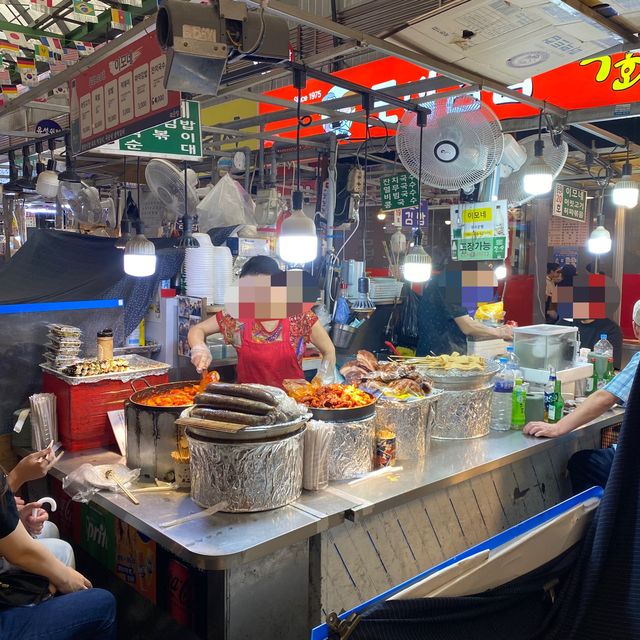 ソウル「広蔵市場」キンパを食す
