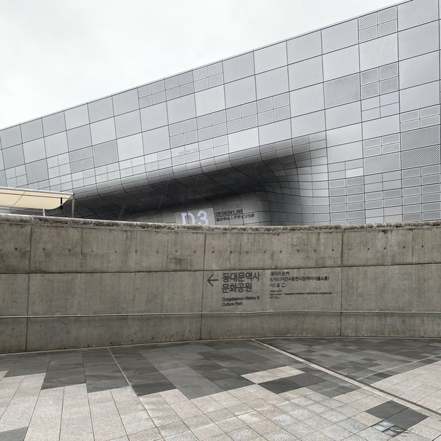 東大門｜藝術與創興的結合📍DDP設計廣場📍