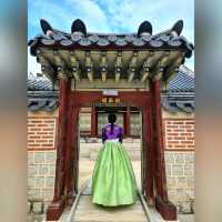 🇰🇷 Walk around Gyeongbokgung Palace in Hanbok