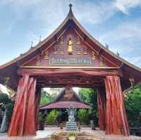 สิมอีสานไม้พันชาติ วัดสว่างหัวนาคำ