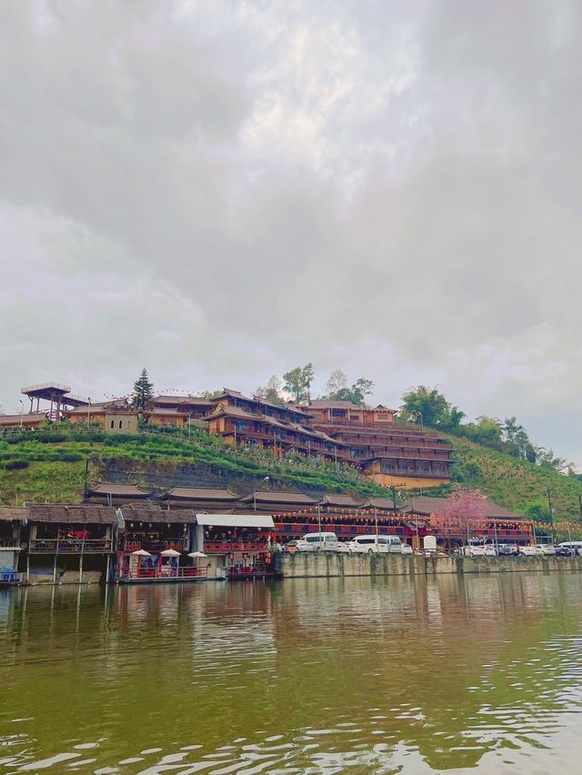 มาบ้านรักไทยทำอะไรดีล่องเรือเคล้าหมอก จิบชายามเช้า