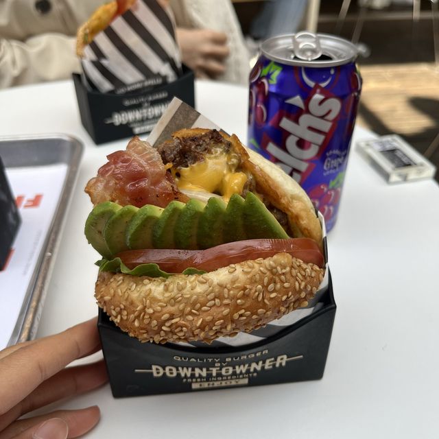 한옥 안에서 맛있는 버거를 🍔다운타우너 안국