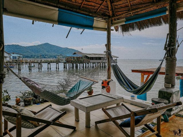 The Boathouse บางเสร่ สัตหีบ 