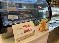 愛知・名古屋。名古屋スイーツ『シャチボン』が気になるカフェ『カフェデンマルク JR名古屋駅店 』