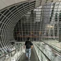 スワンナプーム国際空港は、２４時間お買い物出来るし、ラウンジが使えて、とっても便利で綺麗な空港