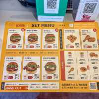 新北美食｜獨特的香酥漢堡外皮，很好漢堡HangOut Burger