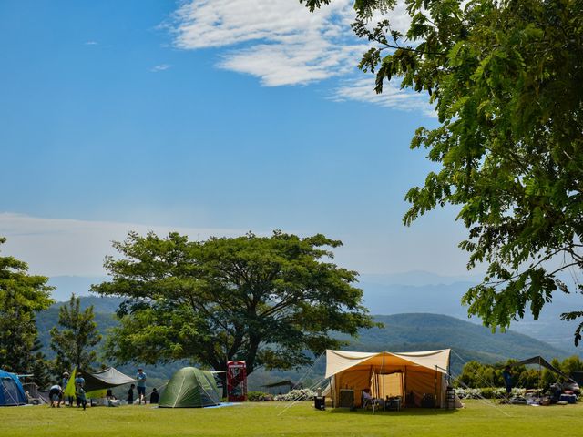 ลานกางแค้มป์ราคาหลักร้อย วิวหลักล้านนน~ 🏕️⛰️