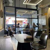 元朗人氣工業風Cafe