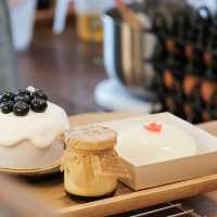 Malee bakery & ice cream