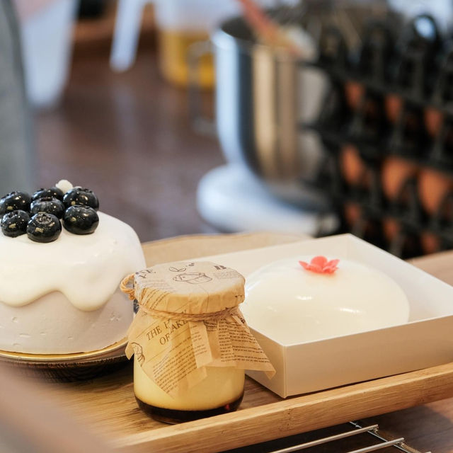 Malee bakery & ice cream