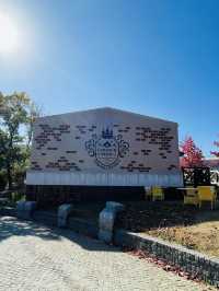 【兵庫県】物語の世界に溶け込んだドラゴンクエストアイランド「ルイーダの酒場」