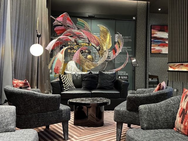 曼谷沙通雅詩閣大使酒店：豪華住宿，交通尚可