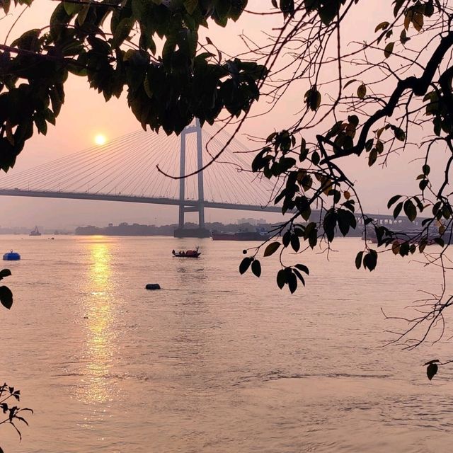 Exploring the Magnificence of Howrah Bridge