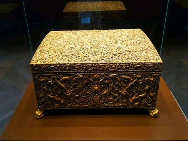 Louvre Museum
