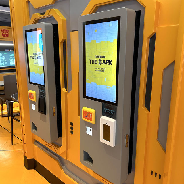 【 勁有型的變形金剛主題餐廳 】   【 勁有型的變形金剛主題餐廳 】