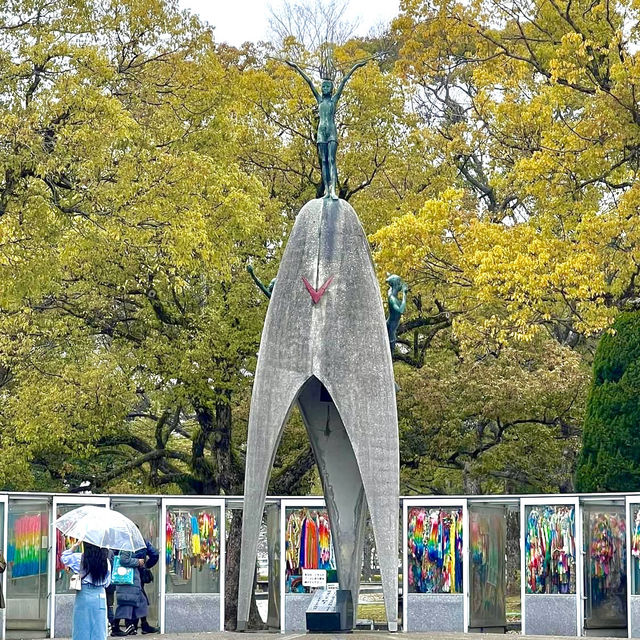 🌸 Hiroshima Peace Memorial Park: A Symbol of Hope and Remembrance 🌸