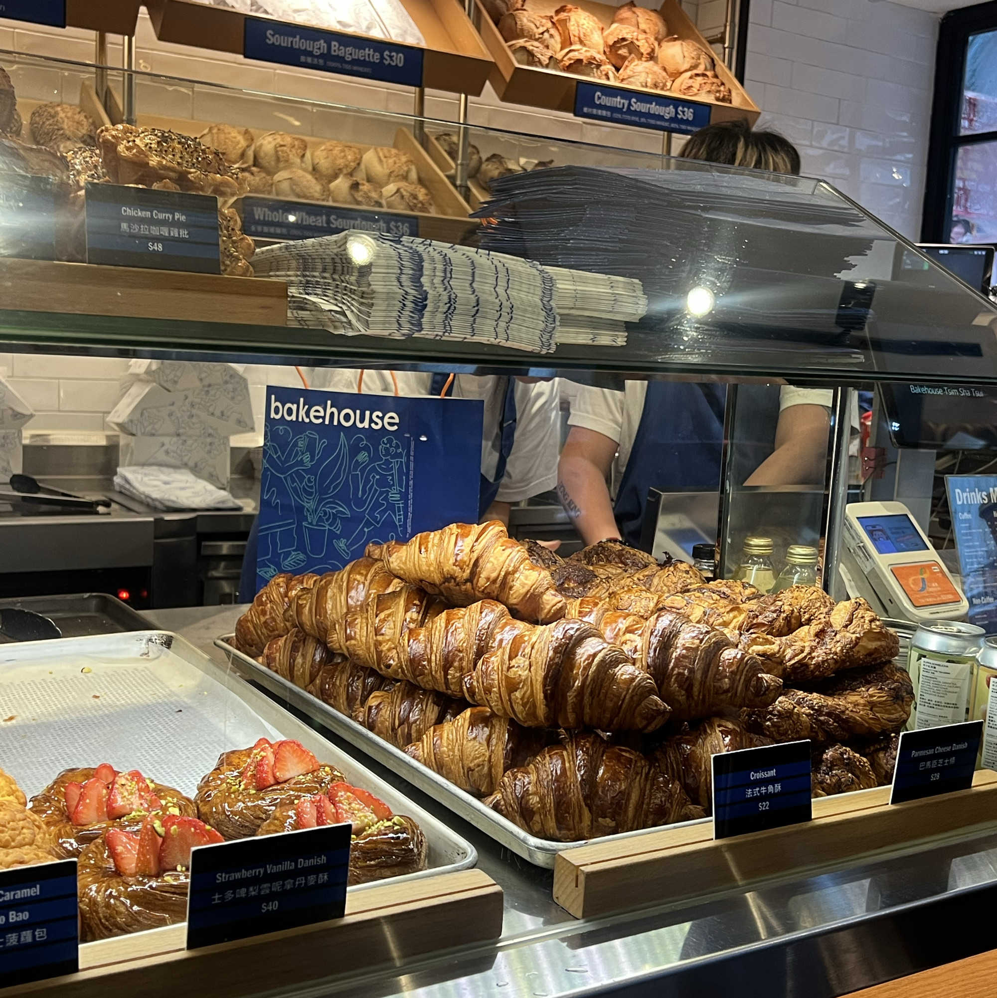 香港˒開店前から並ぶ価値アリな、エッグタルト♡！ | Trip.com 香港