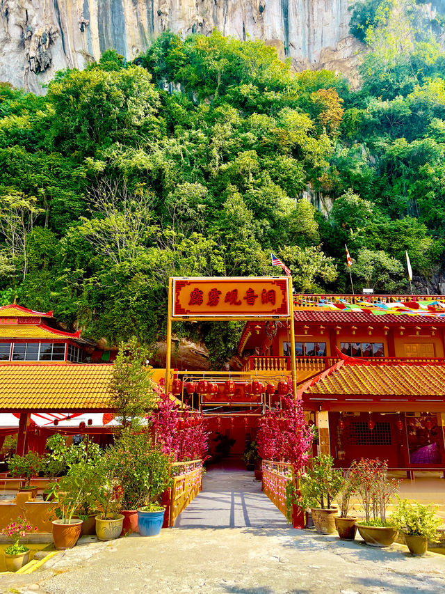 Exploring The Famous Guan Yin Temple Ipoh🇲🇾✨