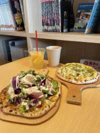 大阪　ピザが絶品のブックカフェ📚🍕