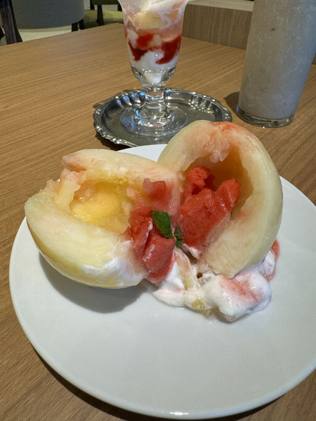 【福岡カフェ】果物専門店のカフェの旬のフルーツパフェがすごい✨